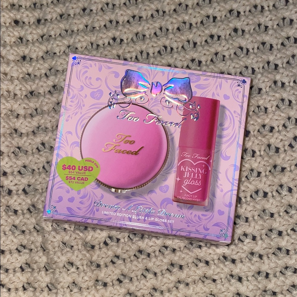 Too Faced Cloud Crush Blush & Kissing Jelly Lip Oil